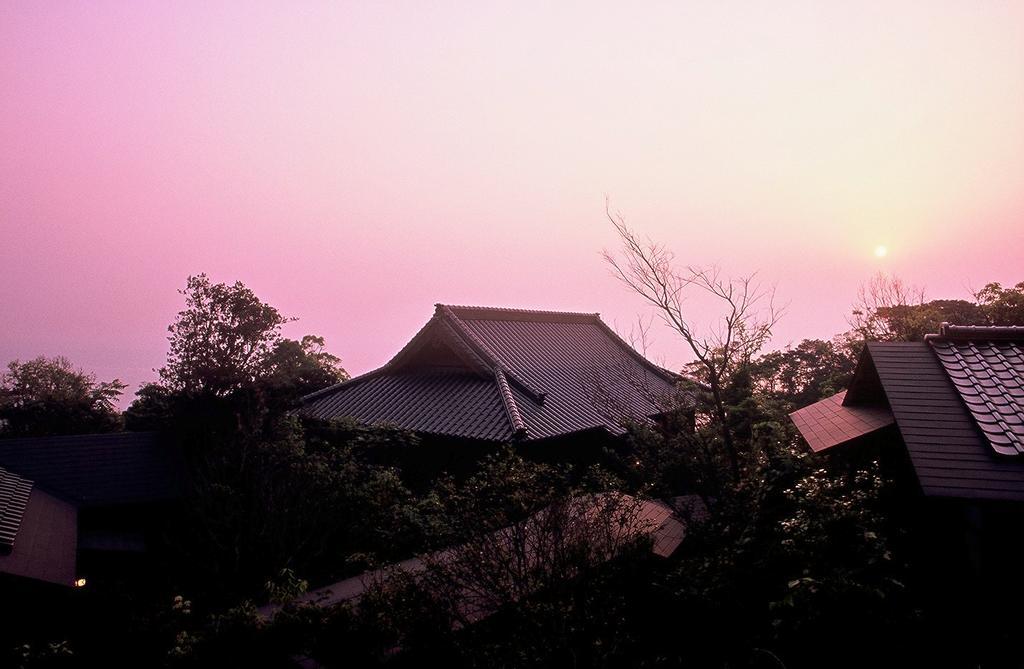 Готель Ishiyama Rikyu Gosoku No Kutsu Амакуса Екстер'єр фото
